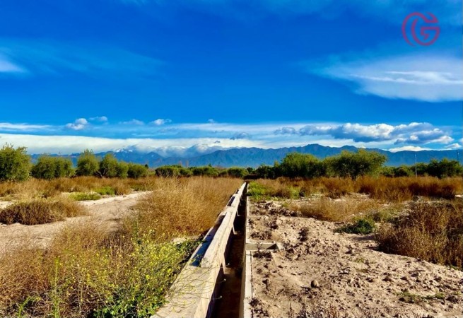 GREENWOOD VENDE LOTE EN VISTALBA CON VISTA UNICA A LA CORDILLERA, TODOS LOS SERVICIOS.