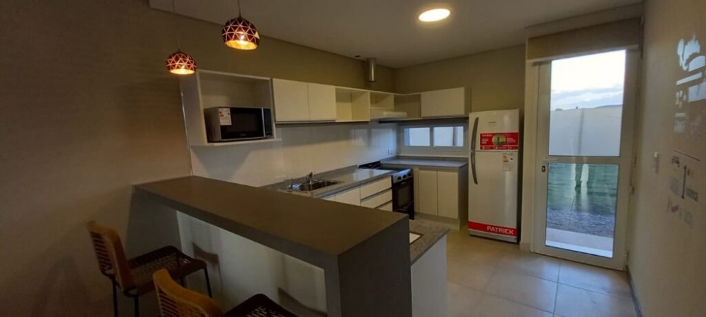 GREENWOOD INMOBILIARIA VENDE CASAS EN BARRIO CERRADO - PEDRIEL