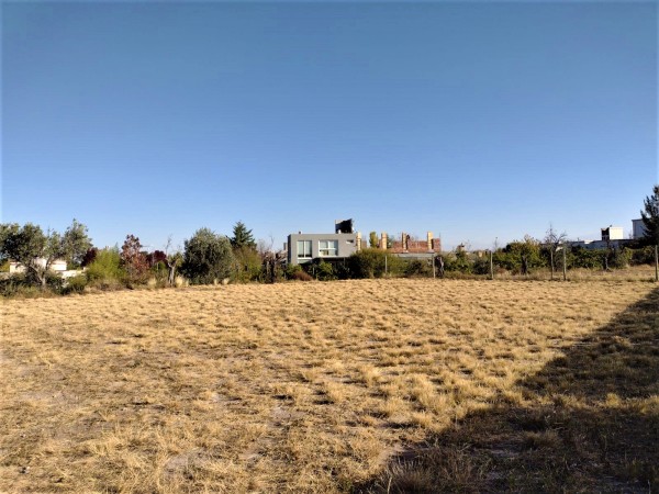 GREENWOOD VENDE HERMOSO Y AMPLIO LOTE EN EL DESTACADO BARRIO PORTAL DE VISTALBA