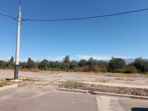 GREENWOOD INMOBILIARIA VENDE LOTE EN BARIO EL TRIUNFO - VALLE CERCANO