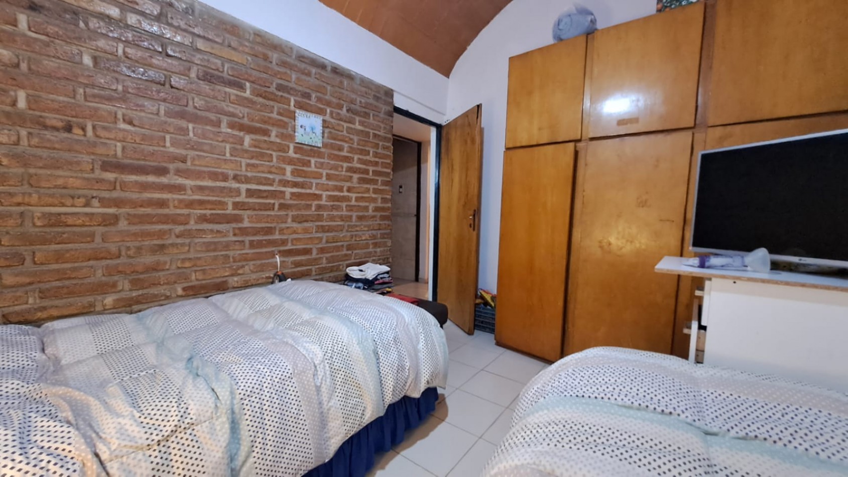 GREENWOOD VENDE CASA CON AMPLIO TERRENO EN VISTALBA LUJAN DE CUYO.