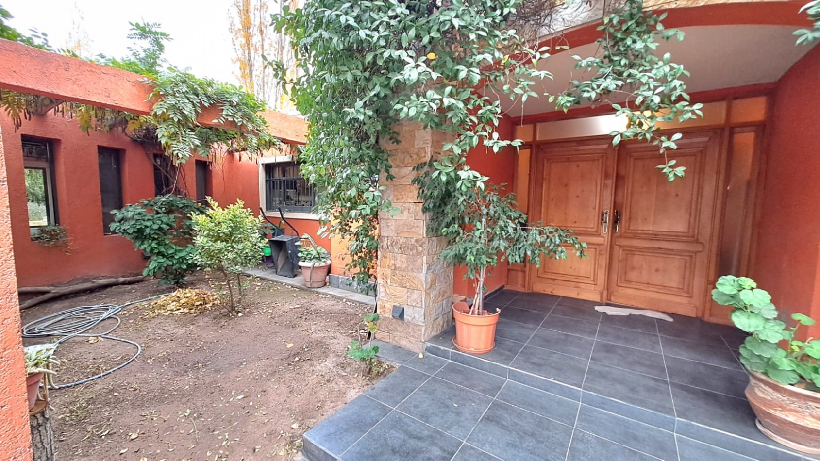 GREENWOOD VENDE BELLISIMA CASA EN EL BARRIO  ALTO CHACRAS  EN CHACRAS DE CORIA DE LUJAN DE CUYO.