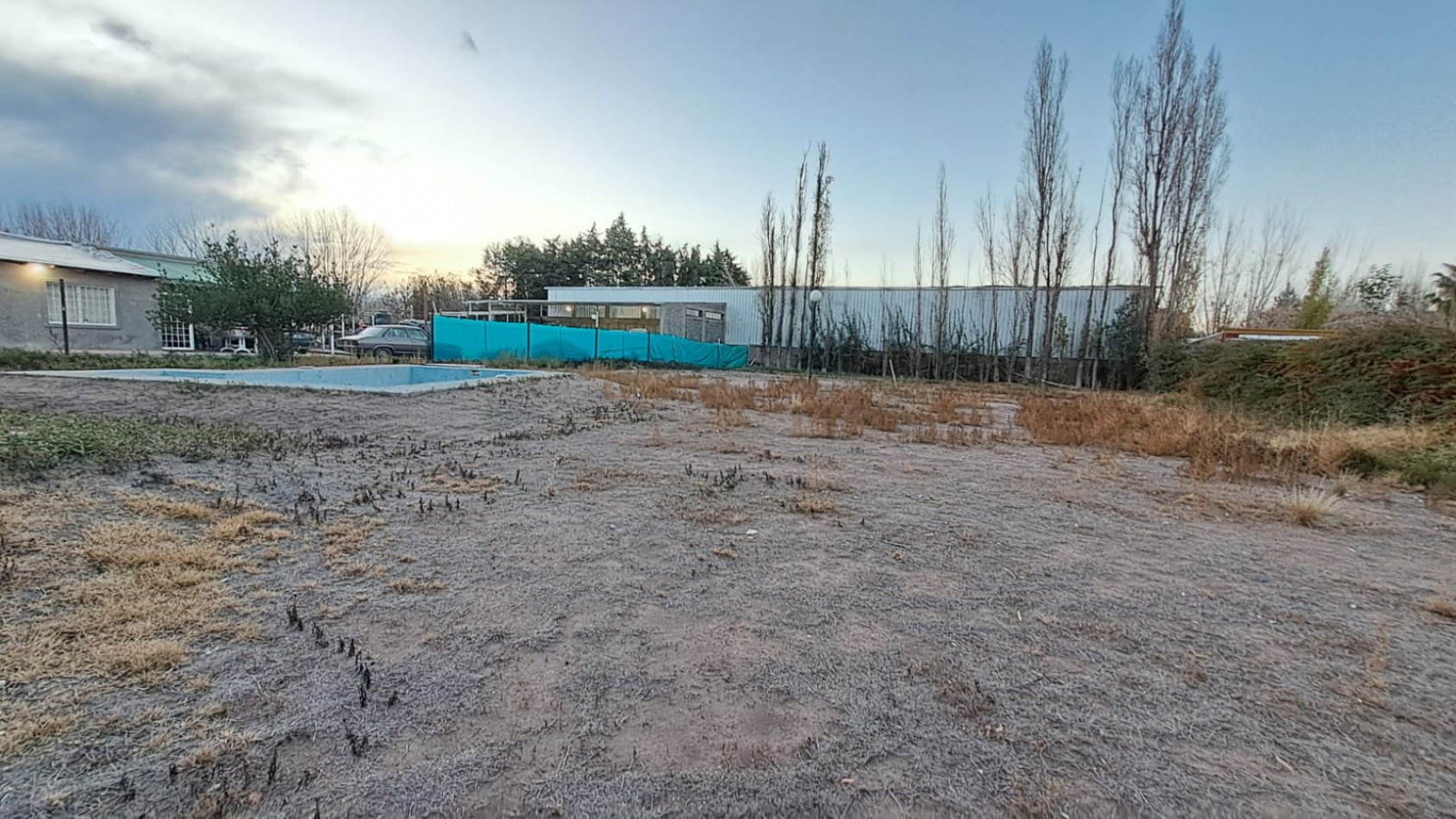 GREENWOOD VENDE CASA CON AMPLIO TERRENO EN TRES ESQUINAS, PERDRIEL, LUJAN DE CUYO.