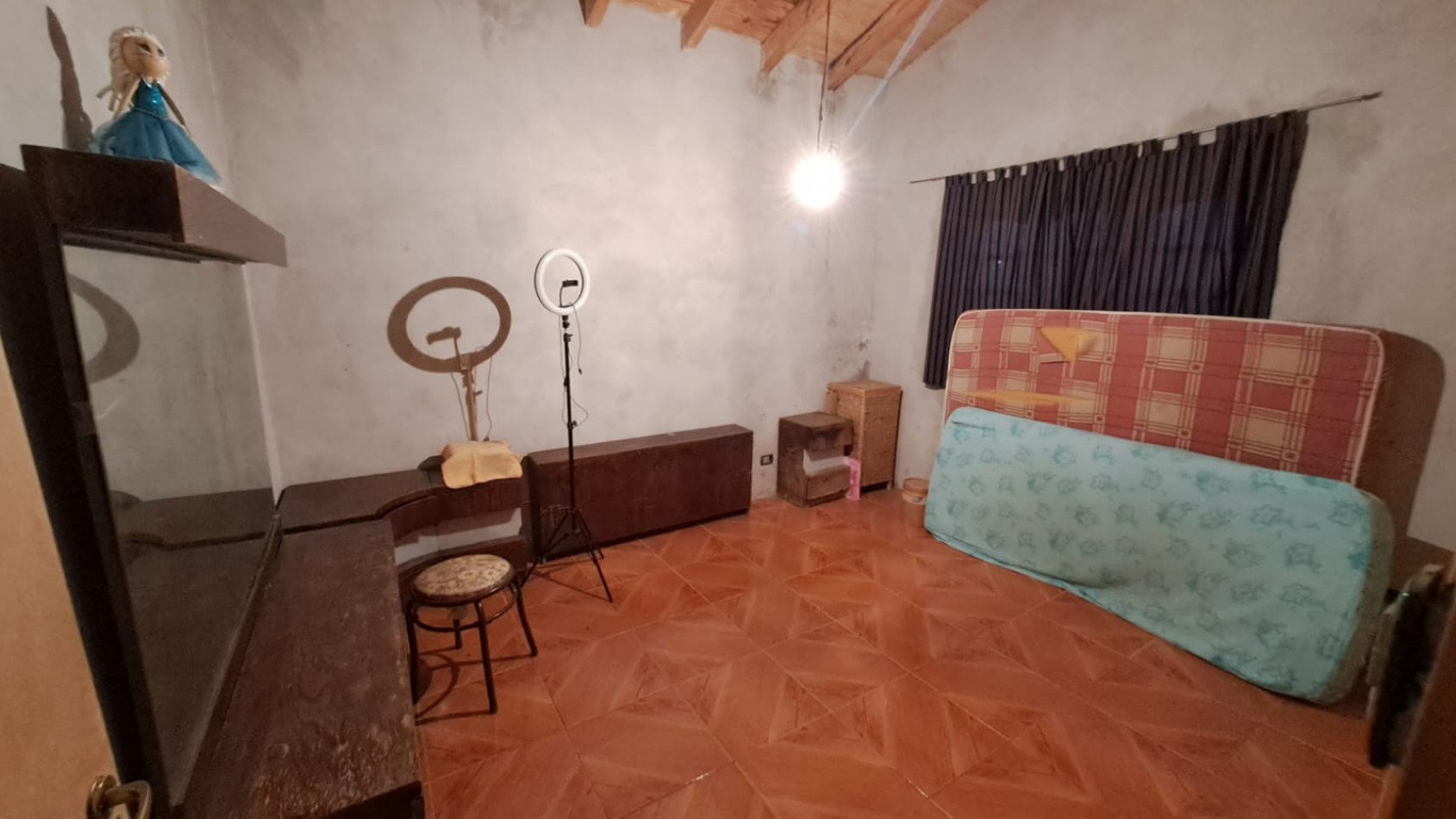 GREENWOOD VENDE CASA CON AMPLIO TERRENO EN TRES ESQUINAS, PERDRIEL, LUJAN DE CUYO.