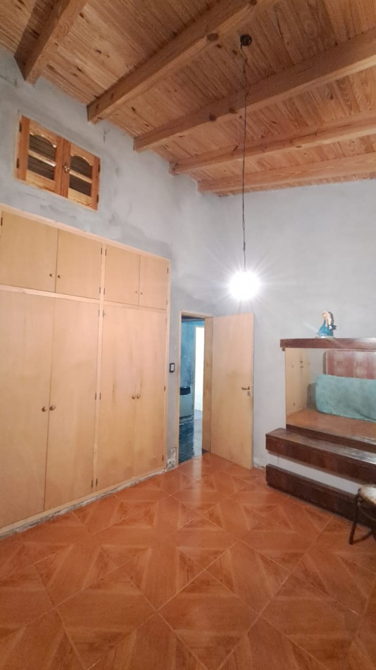 GREENWOOD VENDE CASA CON AMPLIO TERRENO EN TRES ESQUINAS, PERDRIEL, LUJAN DE CUYO.