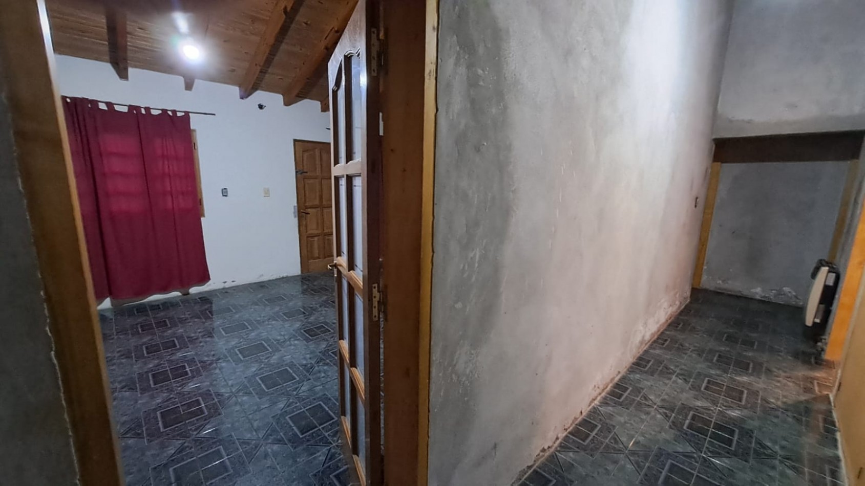 GREENWOOD VENDE CASA CON AMPLIO TERRENO EN TRES ESQUINAS, PERDRIEL, LUJAN DE CUYO.