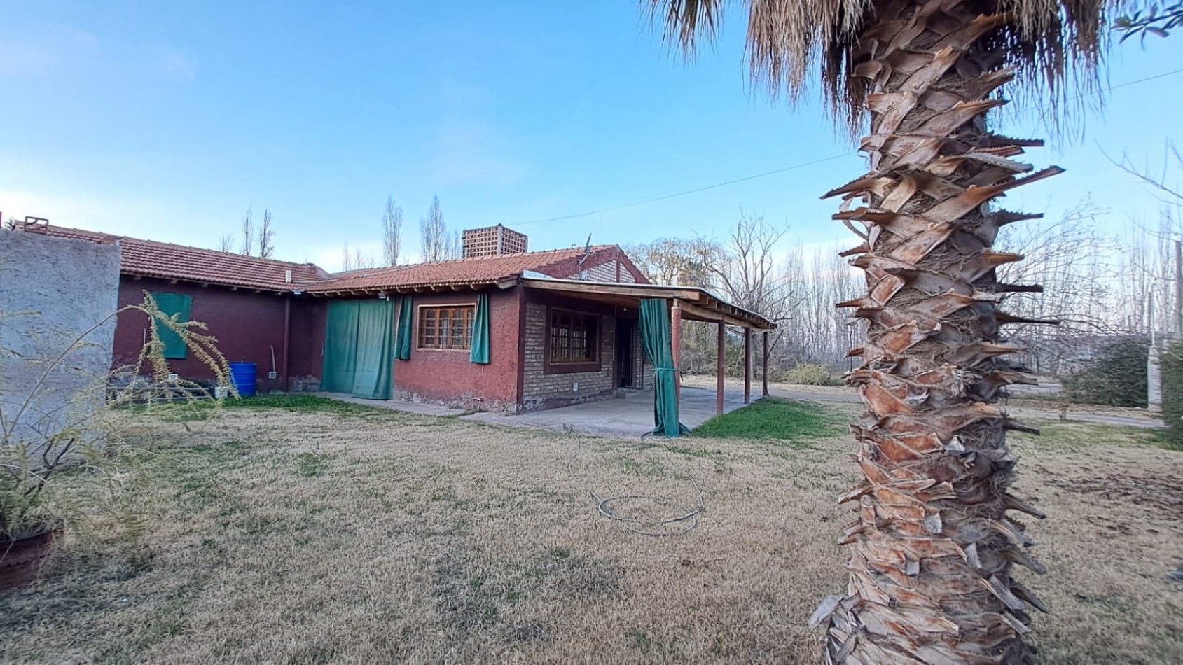 GREENWOOD VENDE CASA CON AMPLIO TERRENO EN TRES ESQUINAS, PERDRIEL, LUJAN DE CUYO.