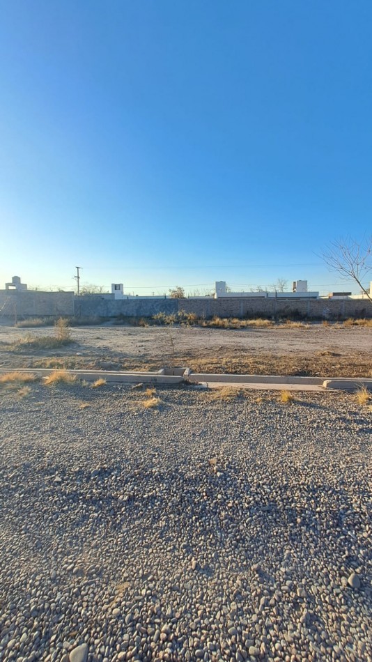 GREENWOOD VENDE LOTE EN EL BARRIO LOS TARCOS EN TRES ESQUINAS DE LUJAN.