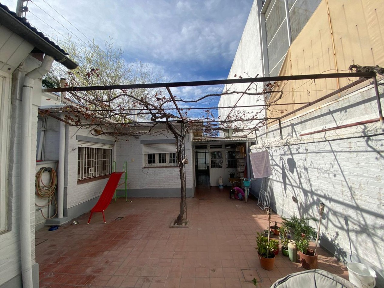 GREENWOOD VENDE HERMOSA CASA EN GODOY CRUZ A METROS DE LA CICLOVIA