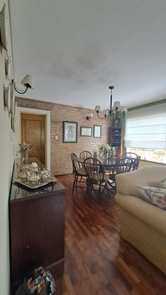 VENDO CASA EN BARRIO DALVIAN