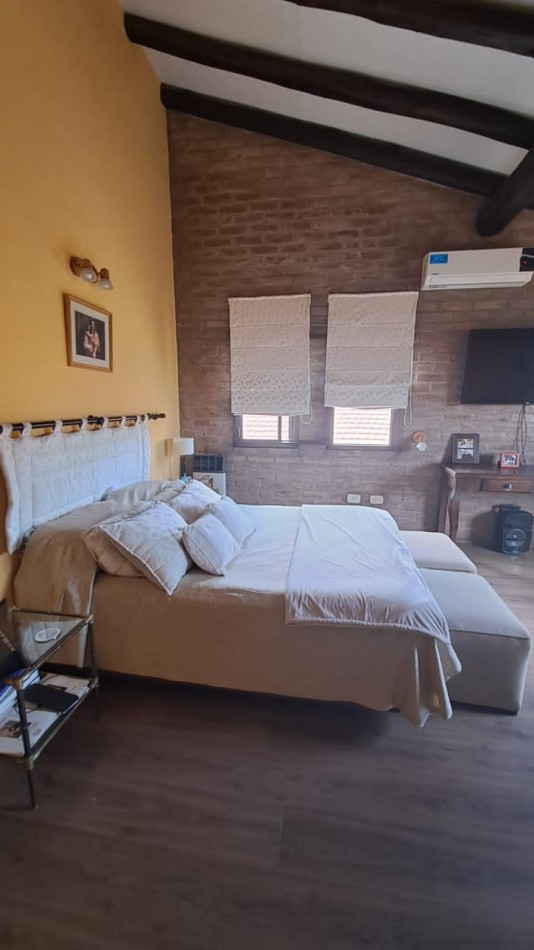 VENDO CASA EN BARRIO DALVIAN