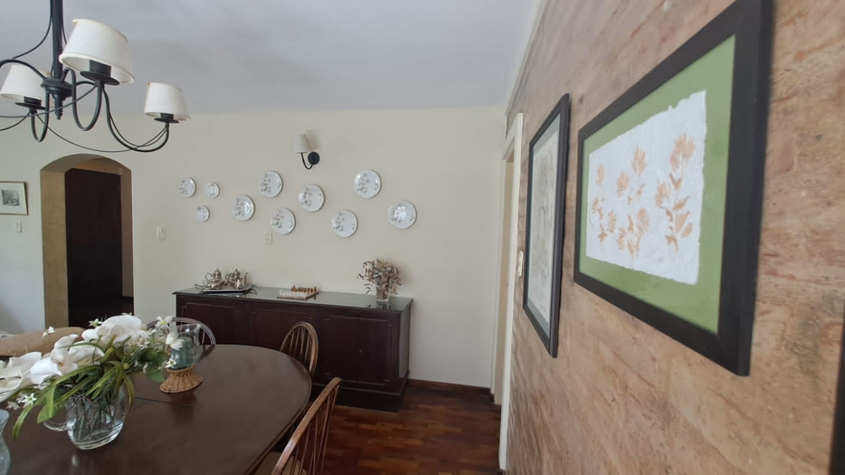 VENDO CASA EN BARRIO DALVIAN