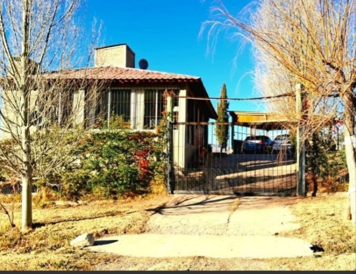 GREENWOOD INMOBILIARIA VENDE - EXCLUSIVA CASA EN LAS CARDITAS, POTRERILLOS