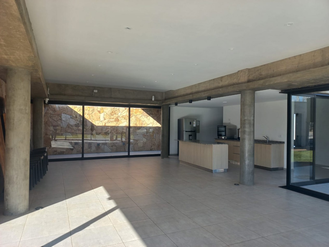 GREENWOOD INMOBILIARIA VENDE HERMOSO LOTE EN BARRIO PRIVADO MILCAYAC II