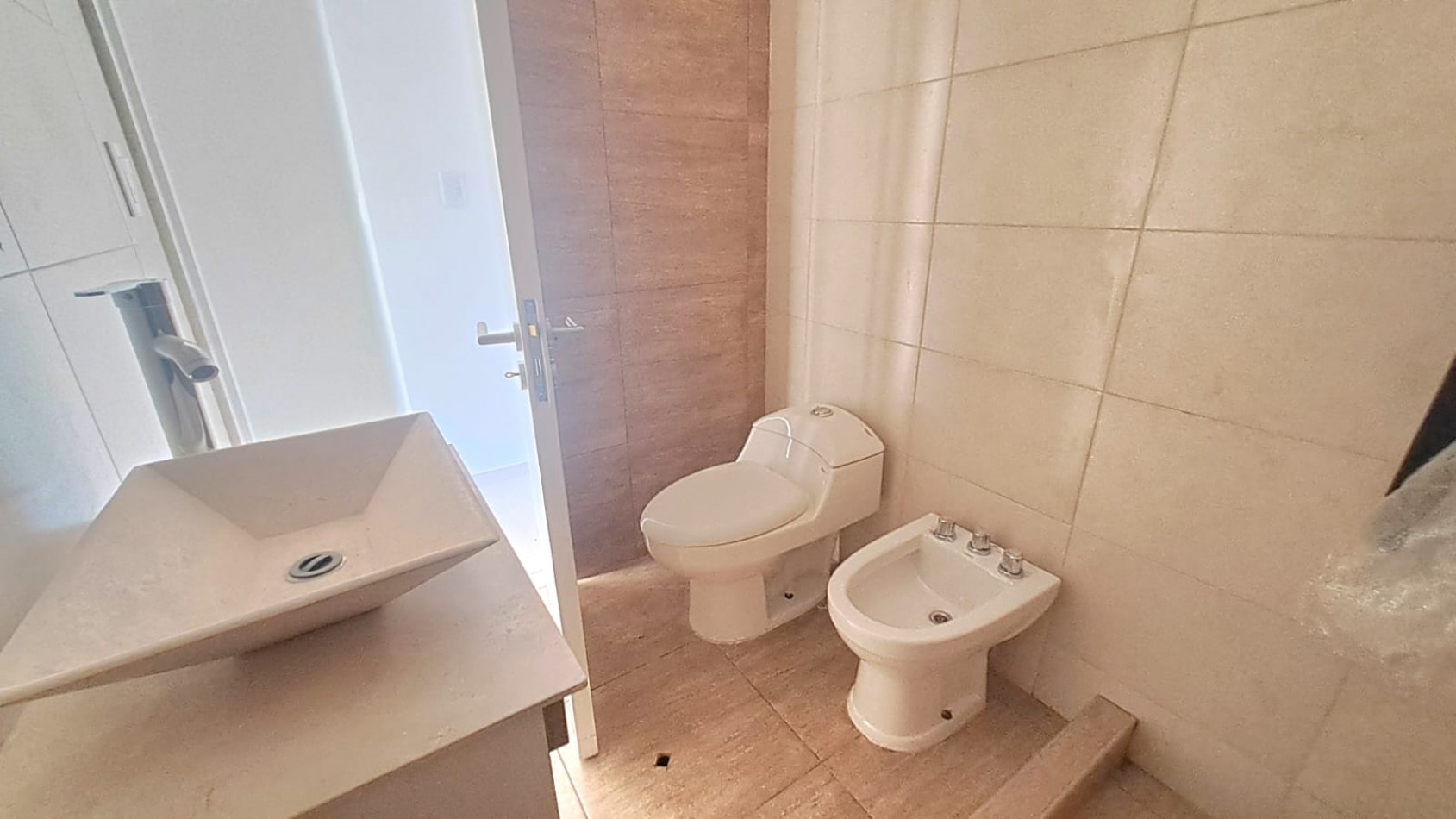 GREENWOOD ALQUILA DUPLEX A ESTRENAR EN MAIPU.