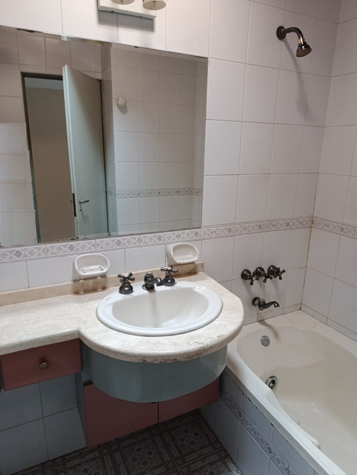 INMOBILIARIA GREENWOOD VENDE HERMOSA CASA APTA CREDITO HIPOTECARIO EN CARRODILLA!