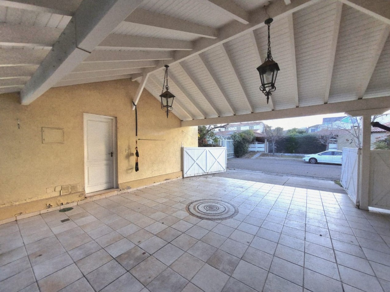 GREENWOOD VENDE CASA EN BARRIO PRIVADO PLAMARES EN GODOY CRUZ.