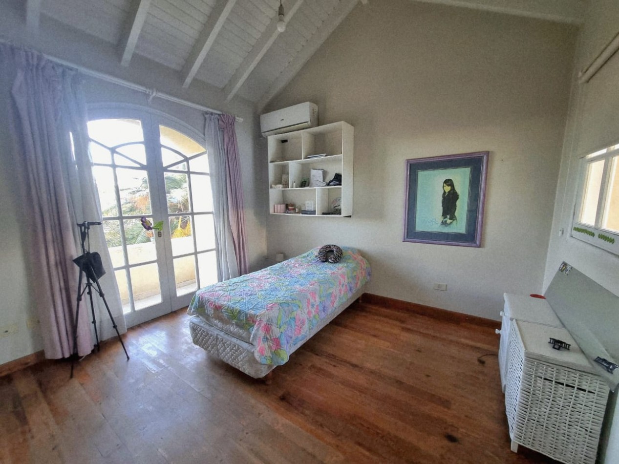 GREENWOOD VENDE CASA EN BARRIO PRIVADO PLAMARES EN GODOY CRUZ.