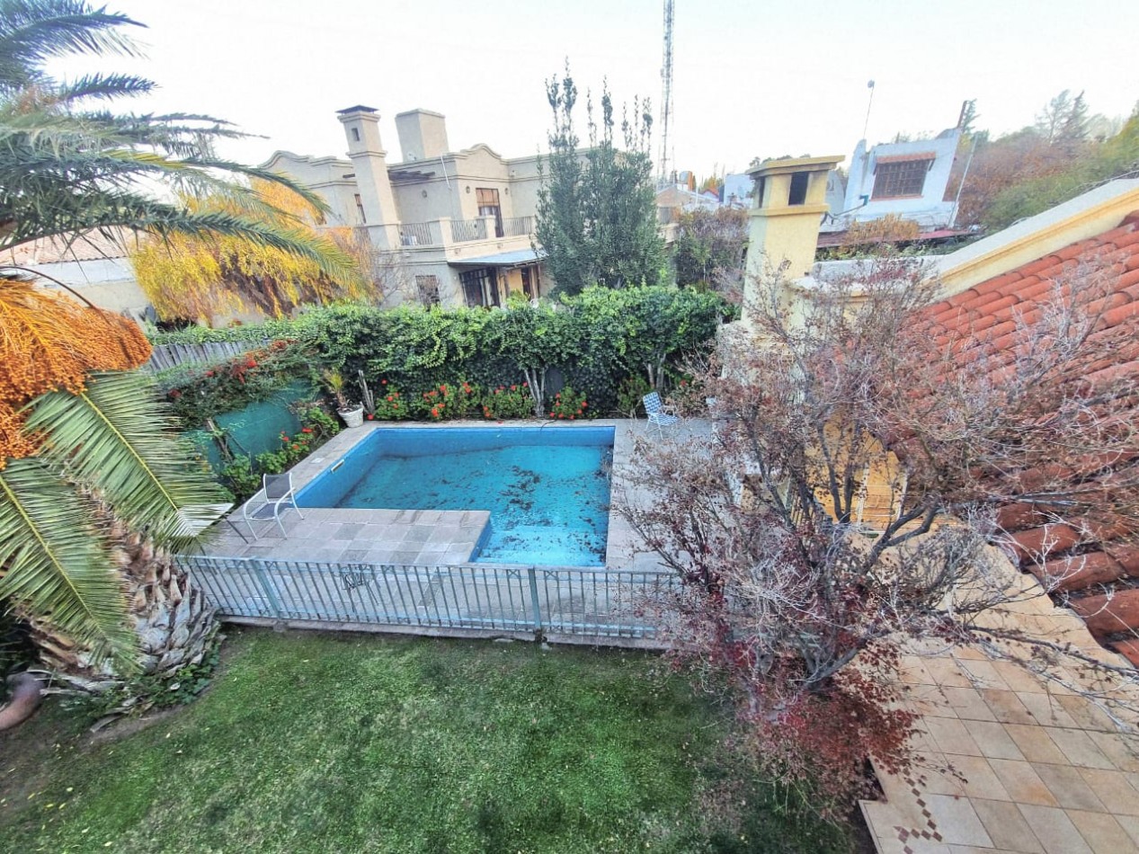 GREENWOOD VENDE CASA EN BARRIO PRIVADO PLAMARES EN GODOY CRUZ.
