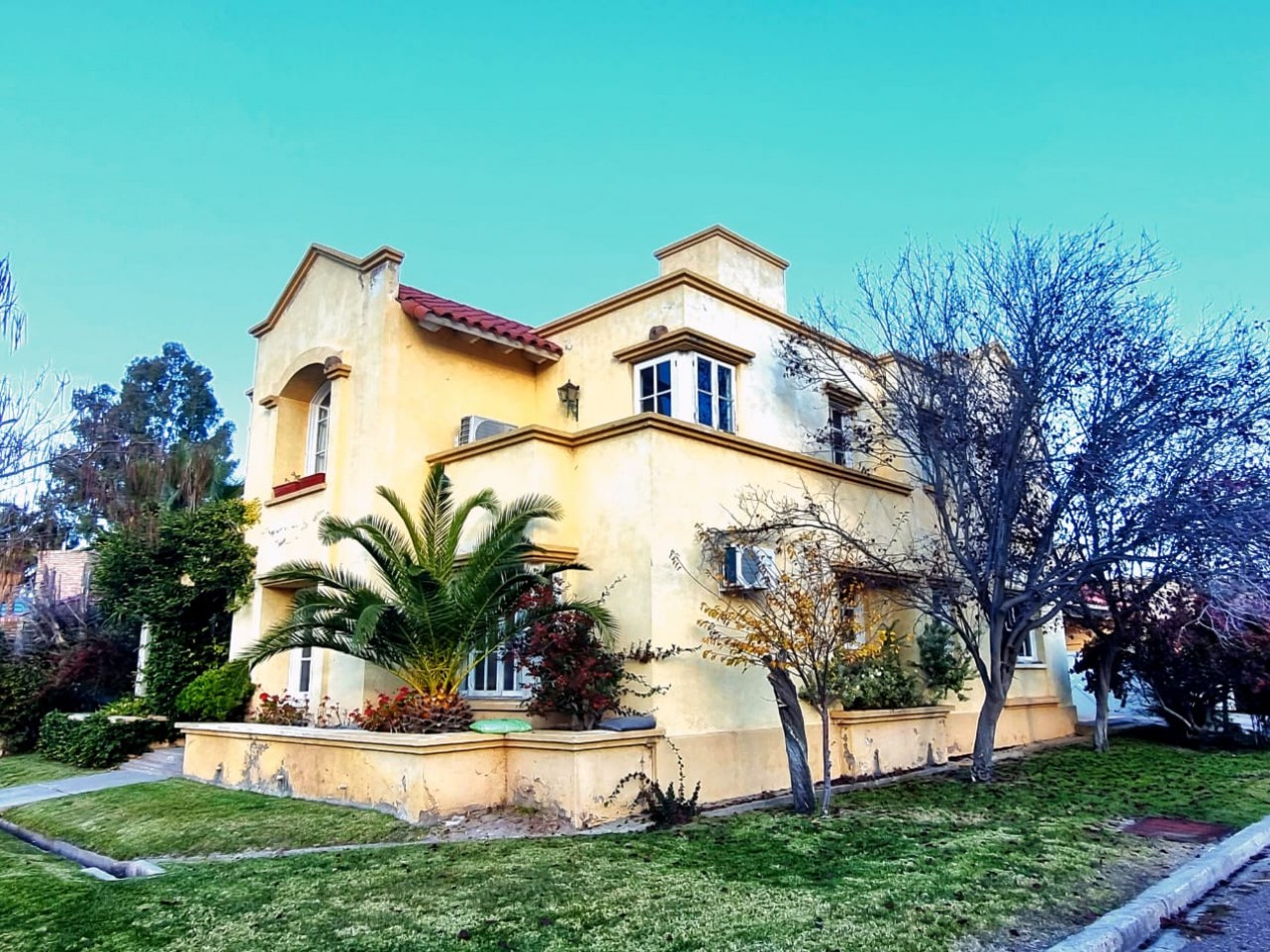 GREENWOOD VENDE CASA EN BARRIO PRIVADO PLAMARES EN GODOY CRUZ.