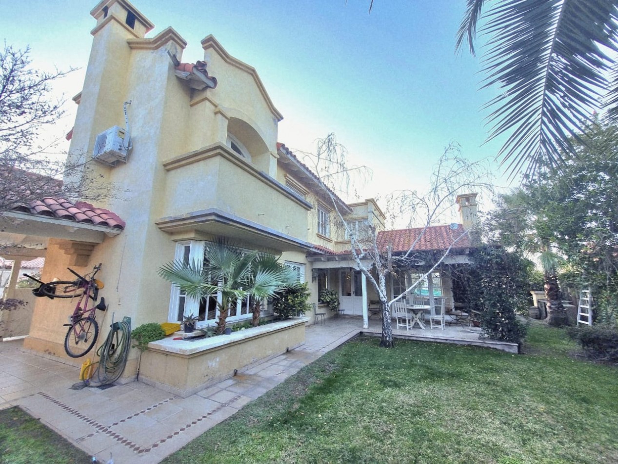 GREENWOOD VENDE CASA EN BARRIO PRIVADO PLAMARES EN GODOY CRUZ.