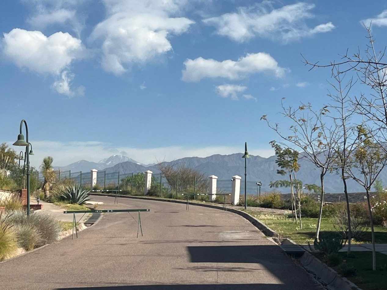 GREENWOOD INVERSIONES INMOBILIARIA VENDE HERMOSA PROPIEDAD EN LUJAN DE CUYO! 