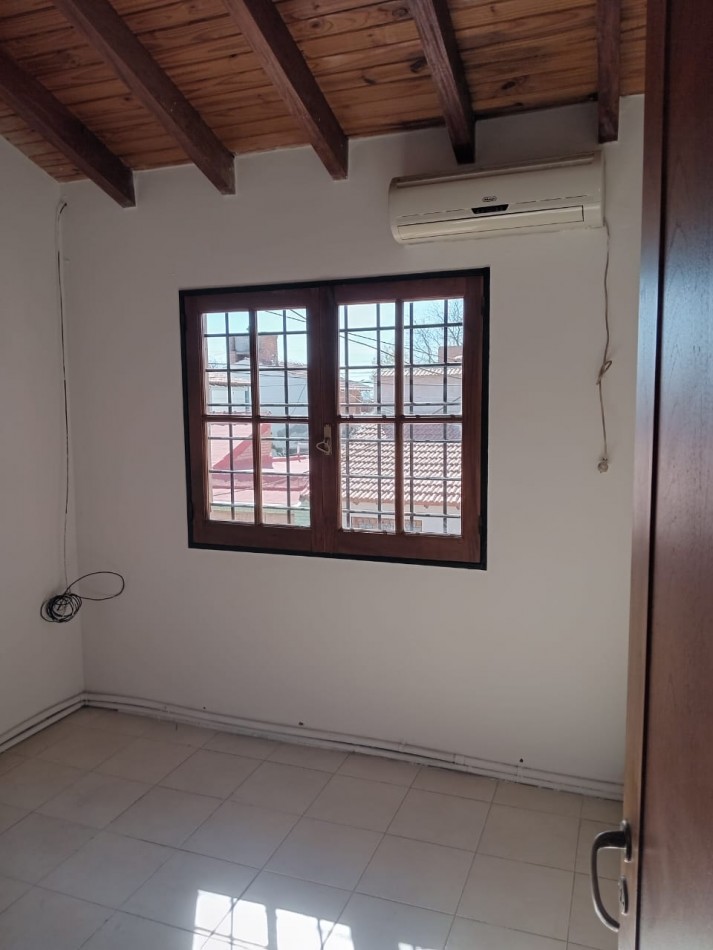 Greenwood inmobiliaria ofrece a la venta una hermosa casa de dos plantas ubicada en una privilegiada zona de Dorrego muy cerca del Jumbo y Walmart.!