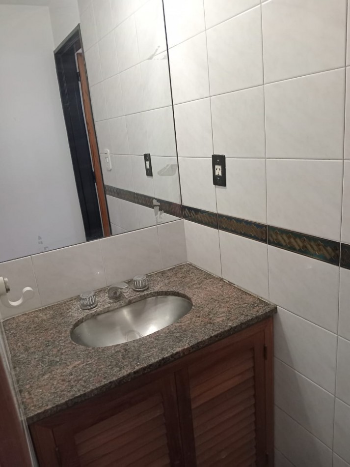Greenwood inmobiliaria ofrece a la venta una hermosa casa de dos plantas ubicada en una privilegiada zona de Dorrego muy cerca del Jumbo y Walmart.!