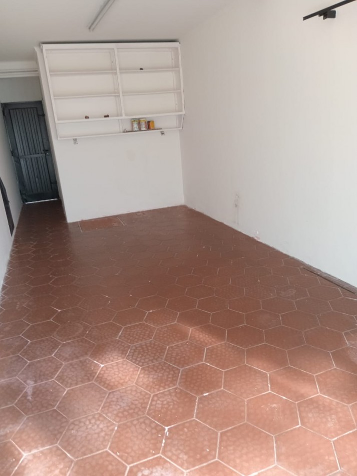 Greenwood inmobiliaria ofrece a la venta una hermosa casa de dos plantas ubicada en una privilegiada zona de Dorrego muy cerca del Jumbo y Walmart.!
