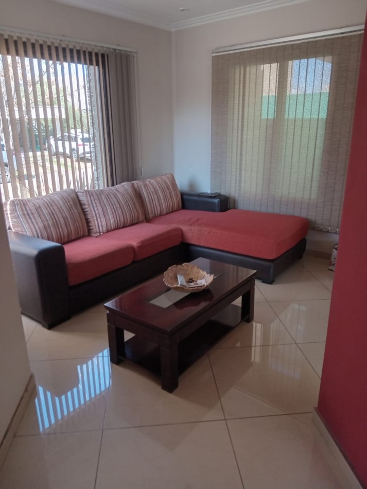 Greenwood inmobiliaria ofrece a la venta una hermosa casa de dos plantas ubicada en el Barrio Viñas del Torreon.!