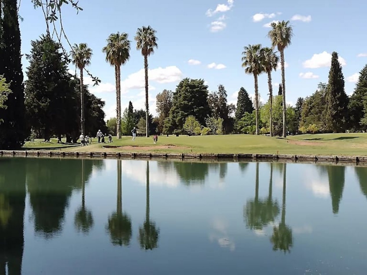 Greenwood Inmobiliaria ofrece en venta exclusivo terreno en Club de Campo Mendoza