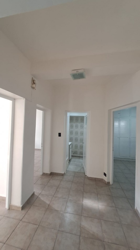 GREENWOOD VENDE CASA EN CUARTA OESTE DE CIUDAD DE MENDOZA.