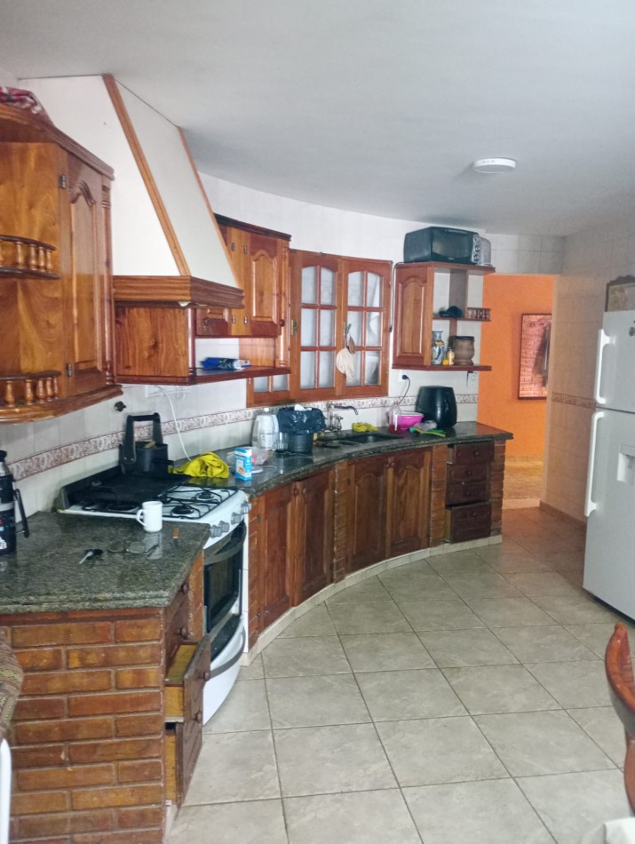 GREENWOOD INMOBILIARIA VENDE DOS DEPARTAMENTOS CON UN LOCAL COMERCIAL EN EL CENTRO DE LUJAN DE CUYO!