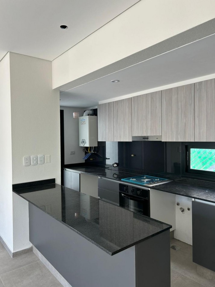 GREENWOOD INMOBILIARIA VENDE HERMOSA CASA A ESTRENAR EN BARRIO PRIVADO LAR DE VIEYTES 2