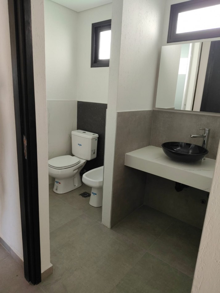 GREENWOOD INMOBILIARIA VENDE HERMOSA CASA A ESTRENAR EN BARRIO PRIVADO LAR DE VIEYTES 2