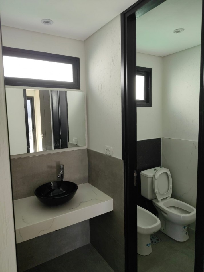 GREENWOOD INMOBILIARIA VENDE HERMOSA CASA A ESTRENAR EN BARRIO PRIVADO LAR DE VIEYTES 2