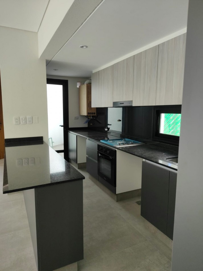 GREENWOOD INMOBILIARIA VENDE HERMOSA CASA A ESTRENAR EN BARRIO PRIVADO LAR DE VIEYTES 2