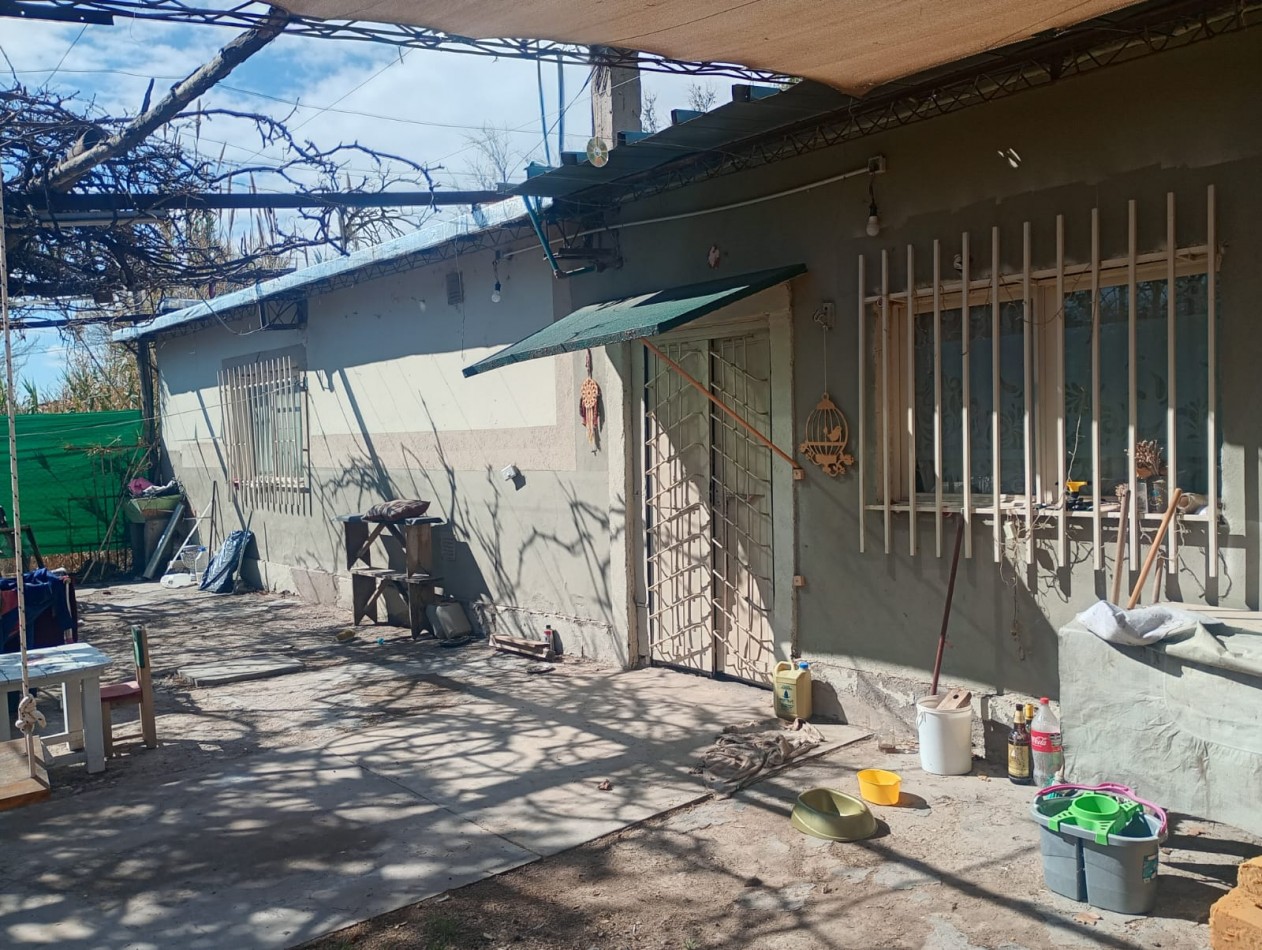 GREENWOOD INMOBILIARIA VENDE CASA CON GRANDISIMO TERRENO EN LAS HERAS!