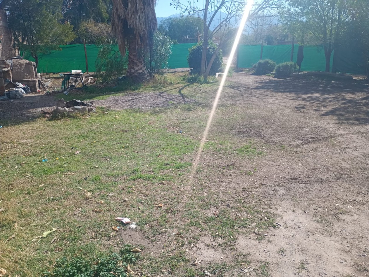 GREENWOOD INMOBILIARIA VENDE CASA CON GRANDISIMO TERRENO EN LAS HERAS!