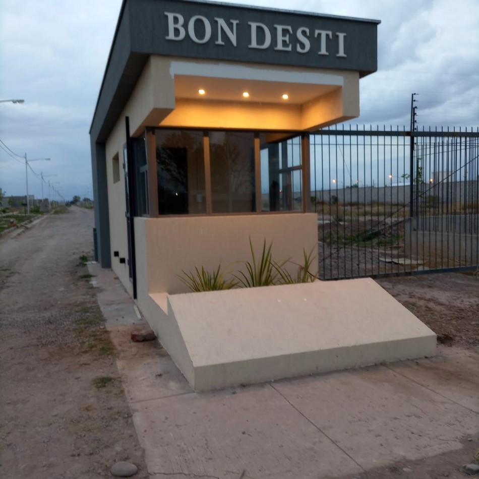 GREENWOOD INMOBILIARIA VENDE LOTE EN EL BARRIO BON DESTI 