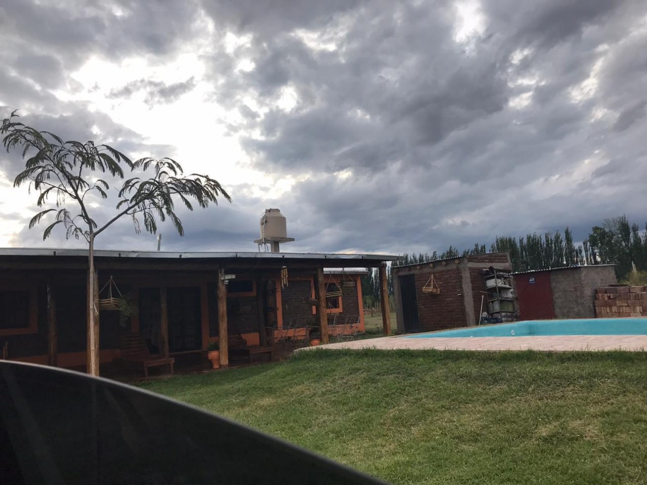 GREENWOOD VENDE CASA CON QUINCHO, PILETA Y SEGURIDAD EN EL CARRIZAL DE ABAJO