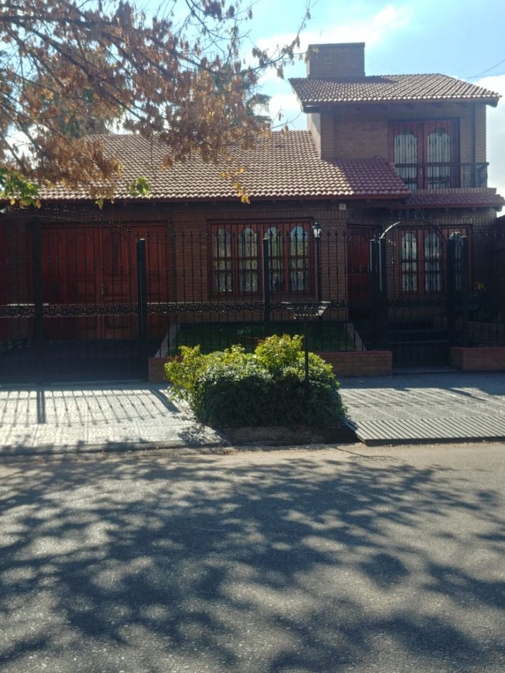 GREENWOOD INMOBILIARIA VENDE HERMOSA CASA APTA CREDITO EN LUJAN DE CUYO!