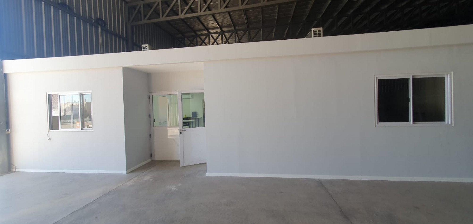 GREENWOOD INMOBILIARIA ALQUILA  ¡Galpones de Primer Nivel en Ubicacion Estrategica!