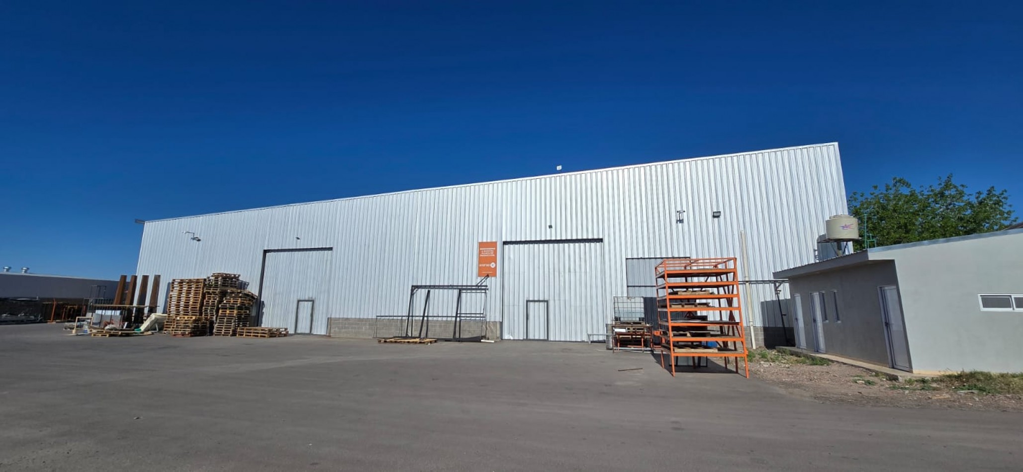 GREENWOOD INMOBILIARIA ALQUILA  ¡Galpones de Primer Nivel en Ubicacion Estrategica!