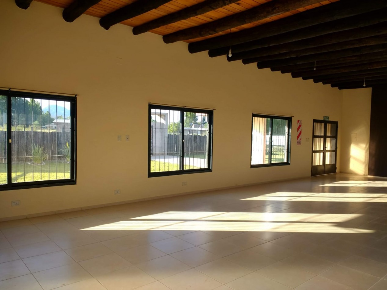 GREENWOOD INMOBILIARIA ALQUILA LOCAL COMERCIAL EN LAS COMPUERTAS
