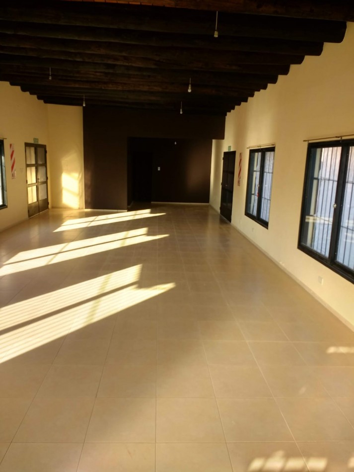 GREENWOOD INMOBILIARIA ALQUILA LOCAL COMERCIAL EN LAS COMPUERTAS
