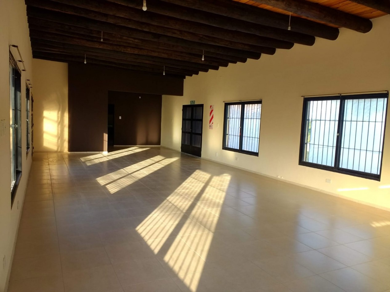 GREENWOOD INMOBILIARIA ALQUILA LOCAL COMERCIAL EN LAS COMPUERTAS