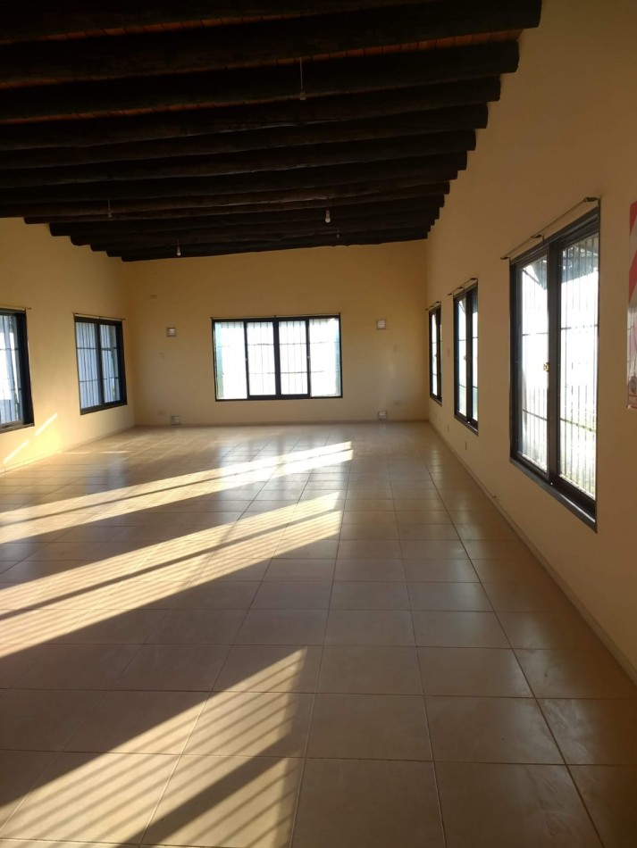 GREENWOOD INMOBILIARIA ALQUILA LOCAL COMERCIAL EN LAS COMPUERTAS