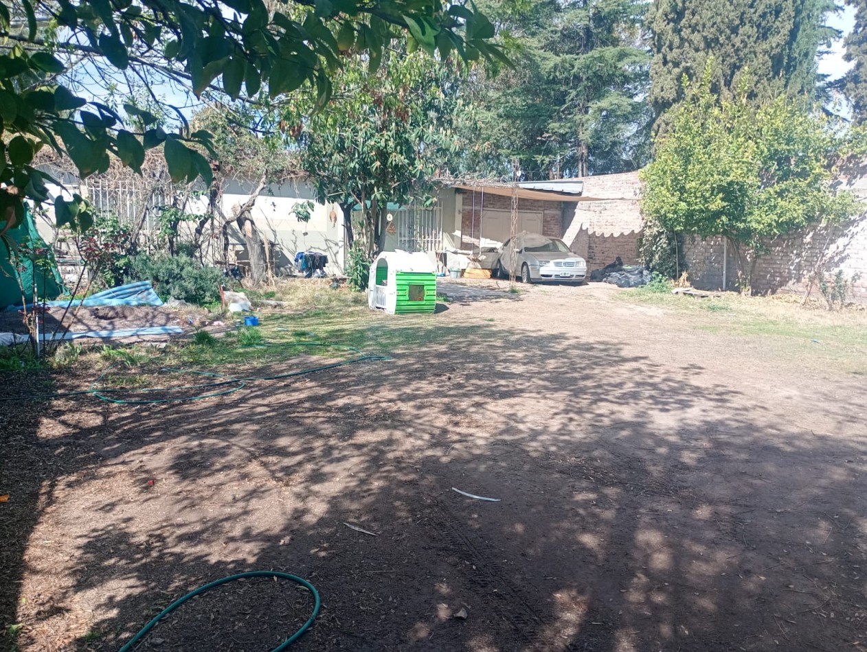 GREENWOOD INMOBILIARIA ALQUILA CASA CON GRANDISIMO TERRENO EN LAS HERAS!