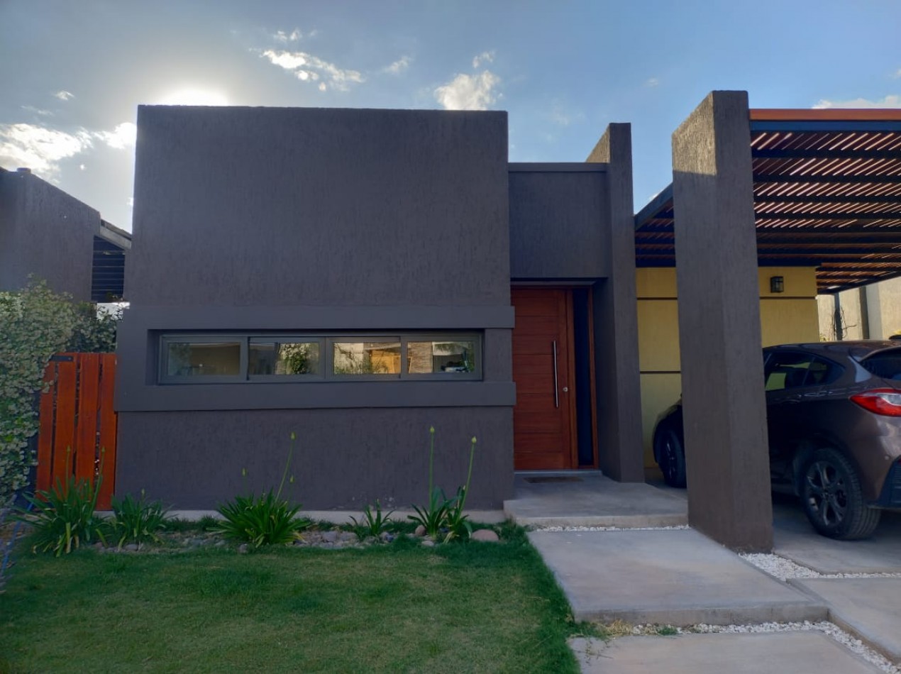 GREENWOOD INMOBILIARIA VENDE Casa en venta en Pinares de Furlotti (Mendoza)